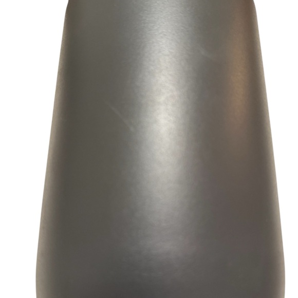 NWOT Stanley 64 oz jug with straw grey - Picture 5 of 5